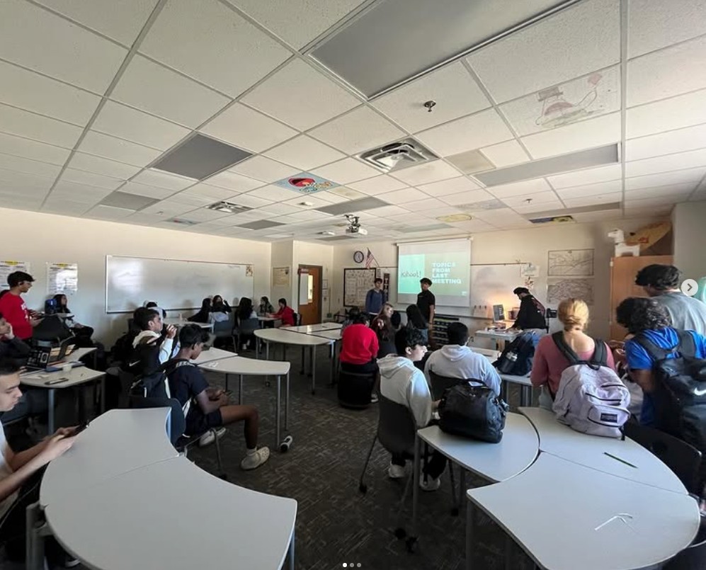 Large Side Hustle Club classroom session with students engaged